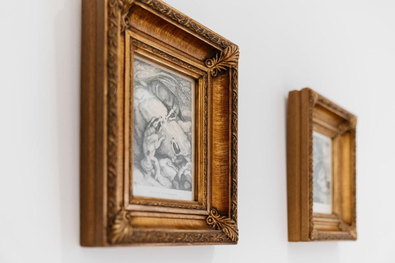 Art - Loftaffair Apartment