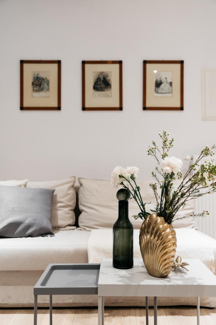 Art - Loftaffair Apartment